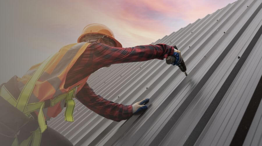 Professional gutter cleaning in Mound, MN